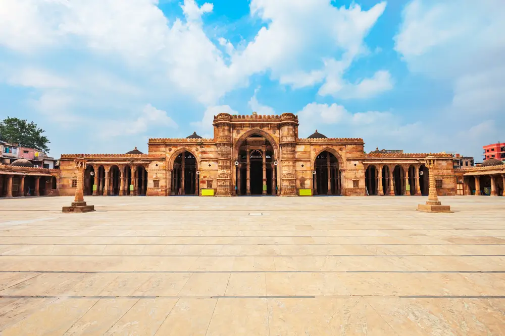 Bike Rental in Ahmedabad: Your Complete Guide to Renting a Bike